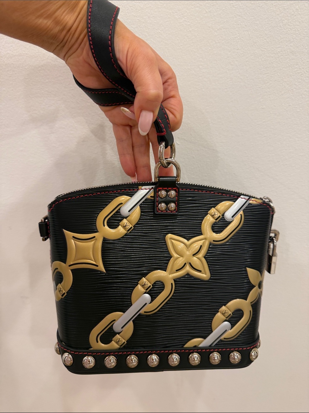 NWT Louis Vuitton Runway Lockit Epi Chain Flower Black Leather Full Set Rare M42